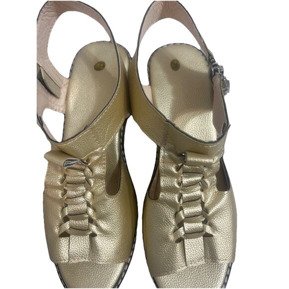 Chic Sandals Gold Chucky Sole Heels Zip Comfy Shoes Sling Back Woman's Sz 8.5 - Picture 8 of 12